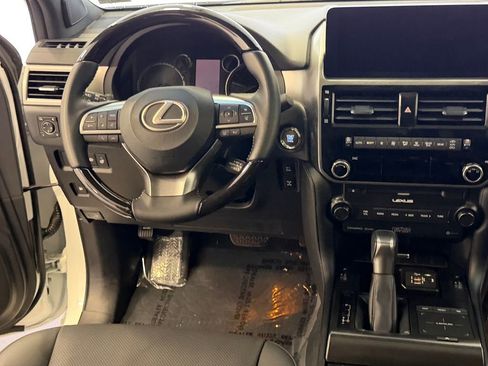 Used 2023 Lexus GX 460 Premium w/ Accessory Package AWD/4WD image 20