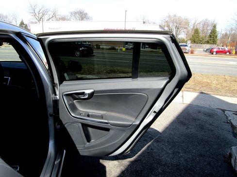 Used 2015 Volvo V60 T5 Cross Country w/ Convenience Package image 35