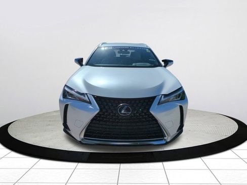 Used 2021 Lexus UX 200 image 9