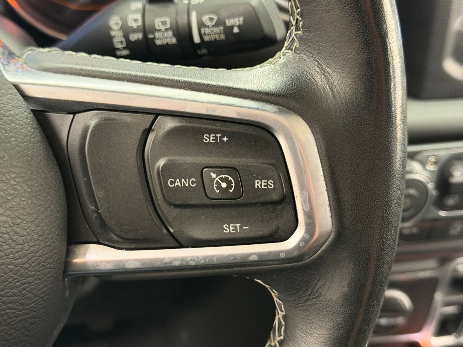 Used 2019 Jeep Wrangler Unlimited Sahara w/ Cold Weather Group AWD/4WD image 14