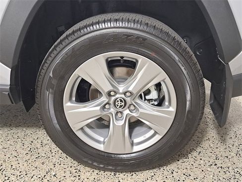 Used 2025 Toyota RAV4 XLE image 8