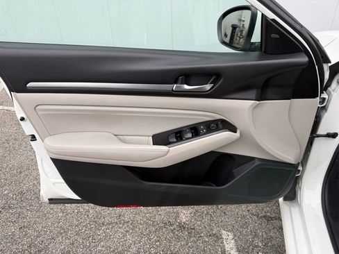 Used 2020 Nissan Altima 2.5 SL image 16