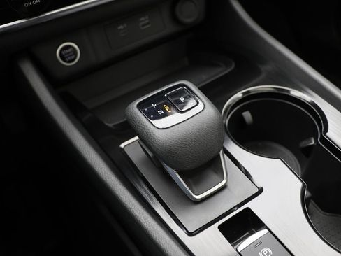 Used 2023 Nissan Rogue SV w/ SV Premium B Package image 24