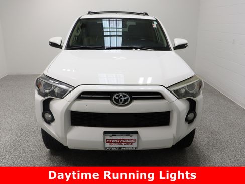 Used 2020 Toyota 4Runner SR5 Premium image 3