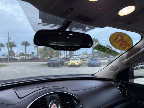 Used 2017 Buick Enclave Leather image 18