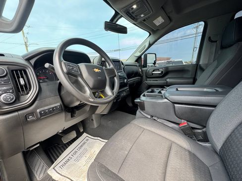 Used 2022 Chevrolet Silverado 2500 Custom w/ Custom Value Package AWD/4WD image 18