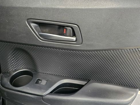 Used 2022 Toyota C-HR XLE FWD image 8