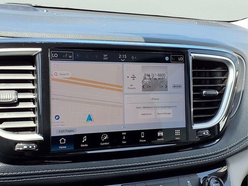 Used 2024 Chrysler Pacifica Select FWD image 11