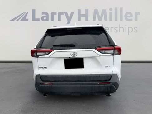Used 2021 Toyota RAV4 XLE image 7