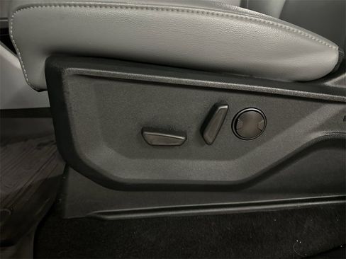 Used 2025 Ford F150 Lightning Flash image 14