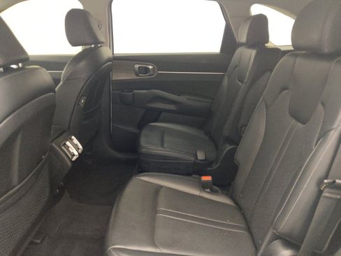 Used 2023 Kia Sorento EX w/ Panoramic Sunroof Package FWD image 18