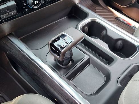 Used 2025 Chevrolet Silverado 1500 LTZ AWD/4WD image 21