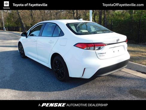 Used 2024 Toyota Corolla LE image 3