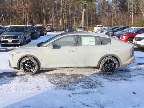 New 2025 Kia K4 GT-Line image 5