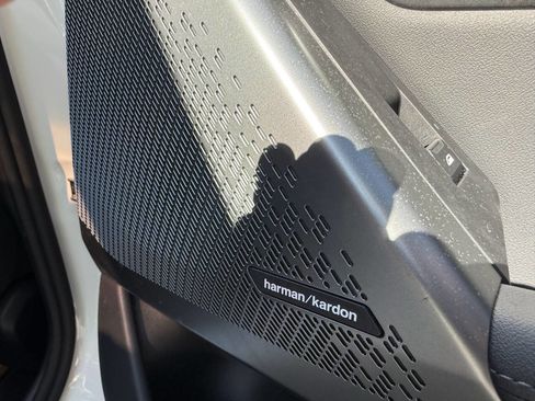 Used 2024 BMW 530i xDrive w/ Premium Package image 17