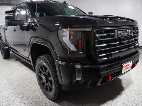 Used 2024 GMC Sierra 2500 AT4 w/ AT4 Premium Plus Package AWD/4WD image 5