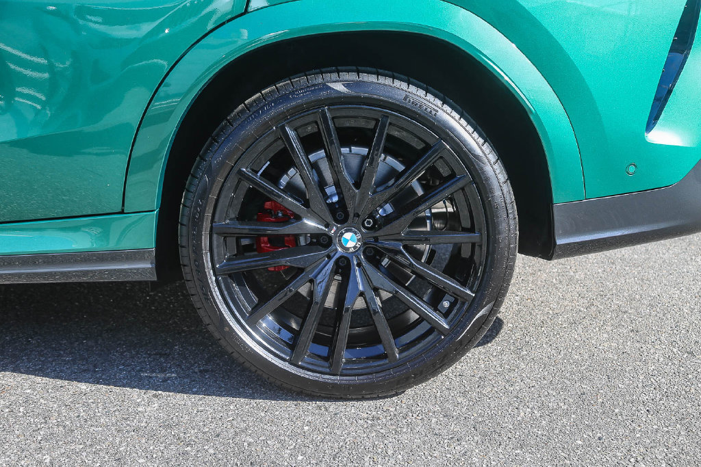 Used 2026 BMW X6 M60i AWD/4WD image 8