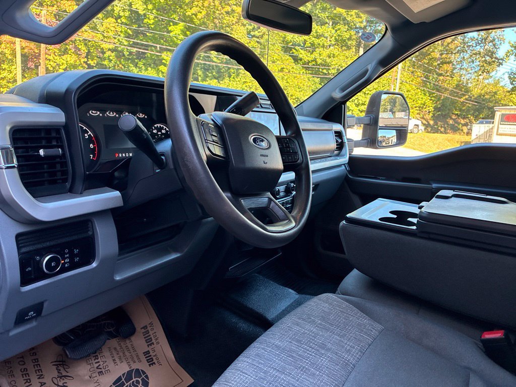 Used 2023 Ford F350 XLT AWD/4WD image 7