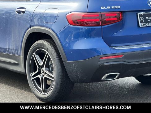 New 2026 Mercedes-Benz GLB 250 4MATIC image 4