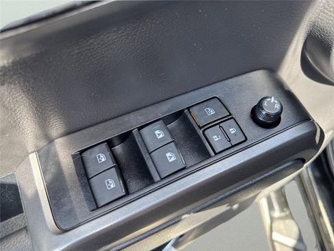 Used 2023 Toyota Tacoma TRD Off-Road w/ Advanced Technology Package AWD/4WD image 18