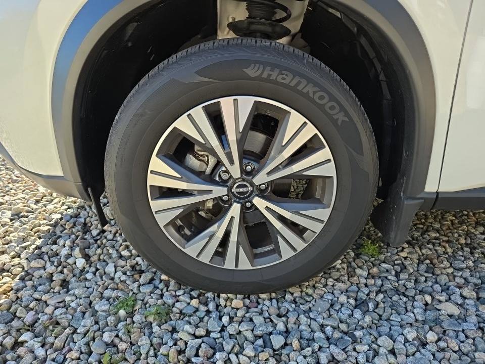 Certified 2023 Nissan Rogue SV w/ SV Premium B Package AWD/4WD image 16