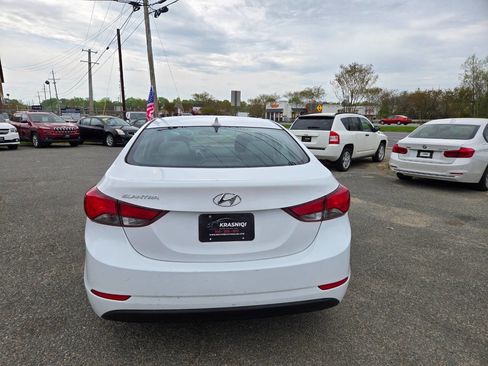 Used 2015 Hyundai Elantra SE FWD image 13
