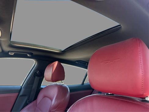 Used 2019 Kia Stinger GT2 AWD/4WD image 33