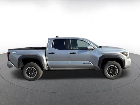 Used 2025 Toyota Tacoma TRD Off-Road AWD/4WD image 14