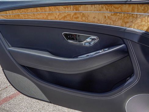 Used 2021 Bentley Continental GT image 38