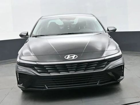 Used 2024 Hyundai Elantra SEL FWD image 3