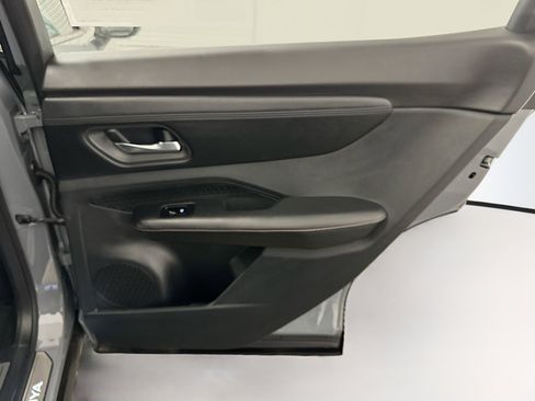 Used 2024 Nissan Ariya AWD image 31