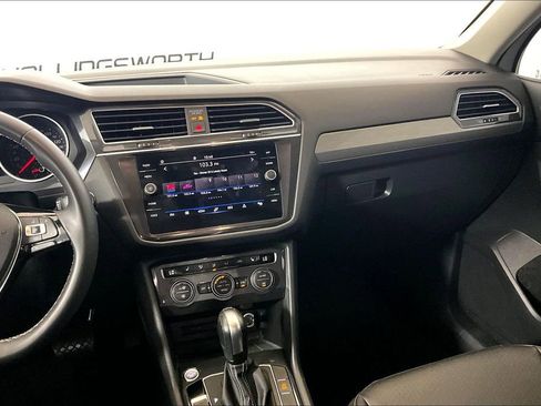 Used 2021 Volkswagen Tiguan SE FWD image 5