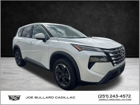 Used 2024 Nissan Rogue SV FWD image 1