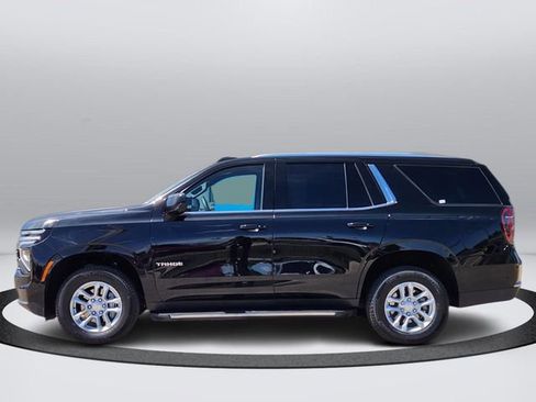 Used 2025 Chevrolet Tahoe LT AWD/4WD image 2