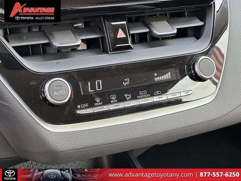 Used 2024 Toyota Corolla LE FWD image 31