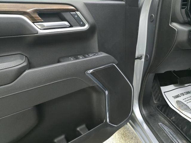 Used 2025 Chevrolet Silverado 1500 LT AWD/4WD image 14
