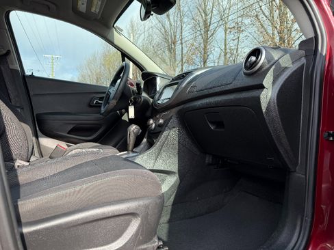 Used 2016 Chevrolet Trax LS image 26