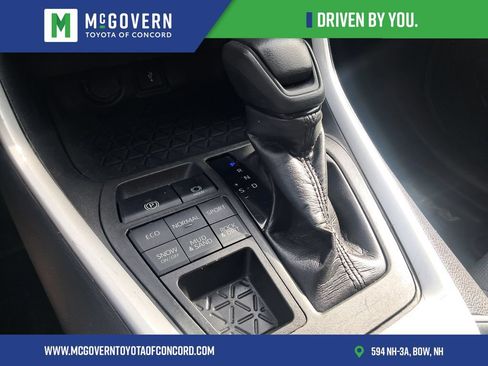 Used 2020 Toyota RAV4 XLE w/ Convenience Package AWD/4WD image 25