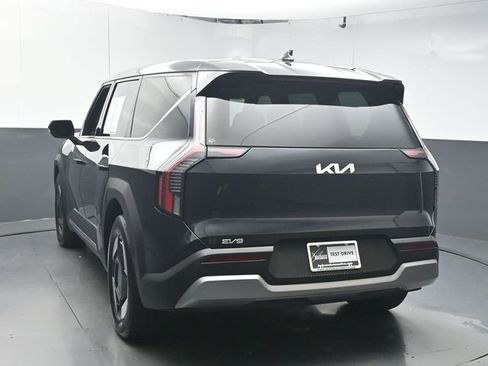 Used 2026 Kia EV9 Light RWD image 6