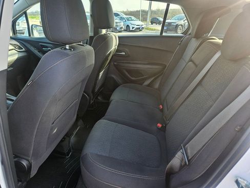 Used 2019 Chevrolet Trax LS AWD/4WD image 25