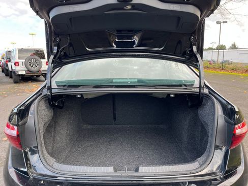 Used 2025 Volkswagen Jetta SE image 31