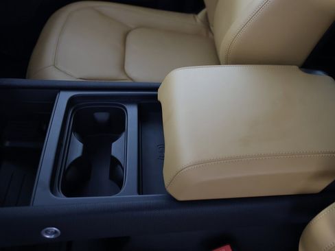 Used 2024 Land Rover Defender 90 V8 image 37