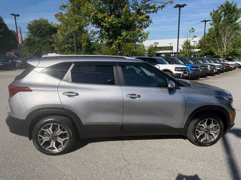 Used 2021 Kia Seltos EX AWD/4WD image 6