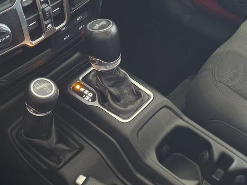 Used 2023 Jeep Wrangler Unlimited Sport AWD/4WD image 19