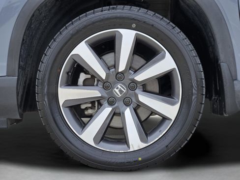 Certified 2025 Honda Pilot Touring image 31