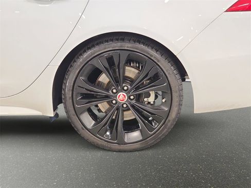 Used 2023 Jaguar XF R-Dynamic SE image 30