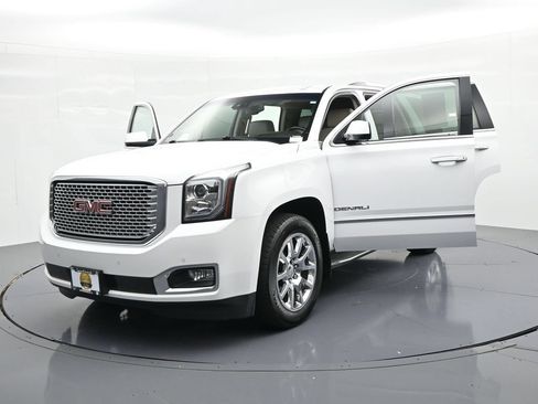 Used 2016 GMC Yukon Denali w/ Open Road Package AWD/4WD image 27