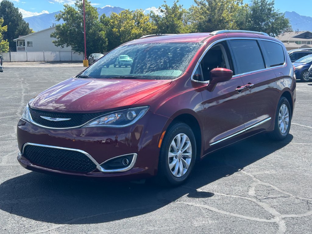 Used 2018 Chrysler Pacifica Touring-L FWD image 7