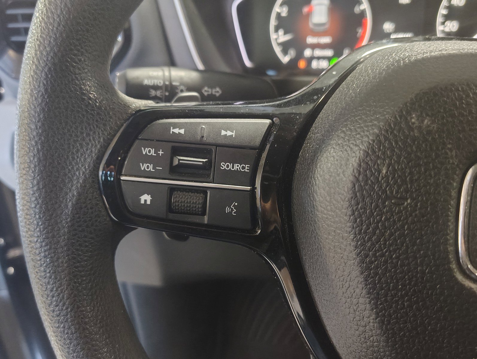 Used 2023 Honda Pilot LX image 20