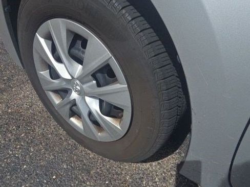 Used 2015 Toyota Corolla L FWD image 16